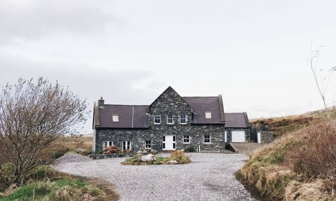 Cloonamanagh House | Magnificent country house on the West coast of Ireland