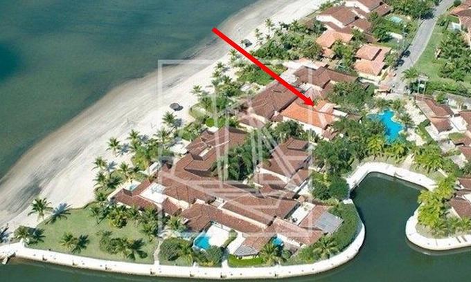 Frade House | MAGNIFICENT HOUSE 4 SUITES ON FRADE BEACH + BOAT FERRETTI 46 (Optional Rental)