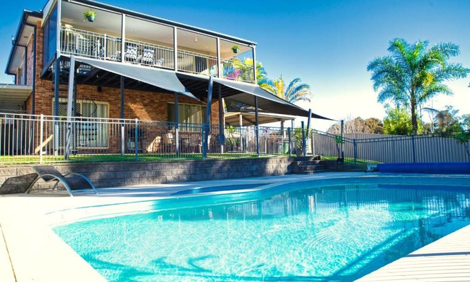 Long Jetty House | Magnificent Lakeview House Long Jetty