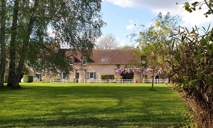 Ri House | Magnificent Normandy farmhouse built in 1816, 2h30 from Paris