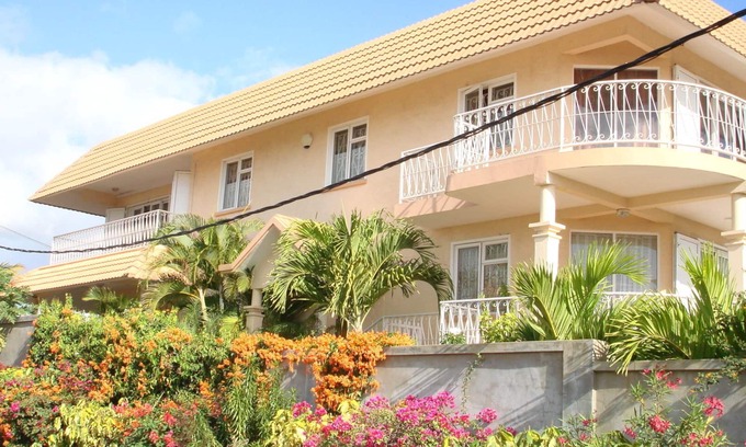 Flic-en-Flac Apartment | Magnificent sea and mountain views from the roof terrace. Quiet and restful place