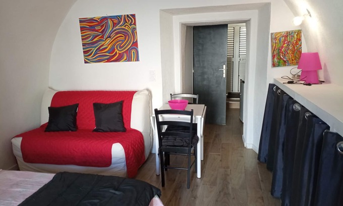 Moriani-Plage Apartment | Magnificent Studio located 250 meters from the sea, garden level, air-conditioned.