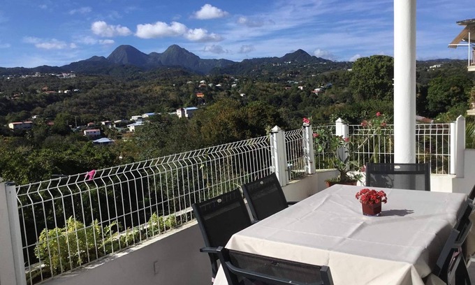 Schoelcher House | Magnificent villa with free parking ideally located.