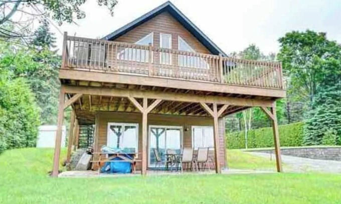 Lac-Simon Ski Chalet | Magnifique Chalet Style Scandinave au Bord du Lac-simon