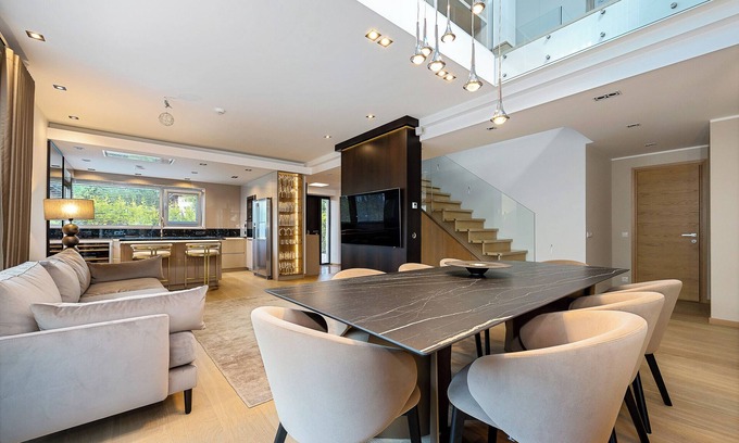 Pirita House | Magnolia 5-room House with Indoor Pool, Sauna and A/C