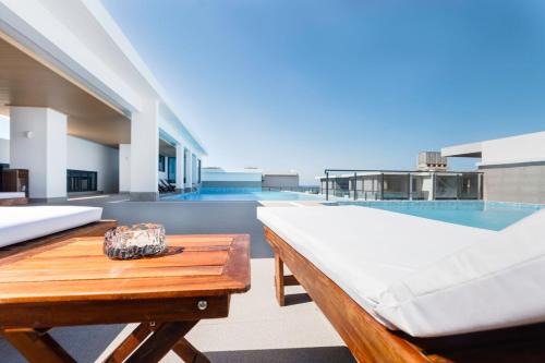 Masaki Apartment | Magnolia Lux - Luxury apt, ocean view, gym, pool