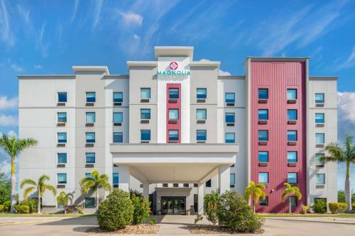Fruitville Hotel | Magnolia Pointe; BW Signature Collection