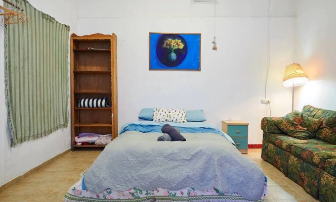 Mea She'arim House | Mahana Yehuda. Hidden Place - Expert host.