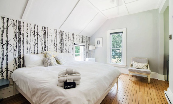 Central Lake Apartment | Mahaney Suite BW Boutique Hotel