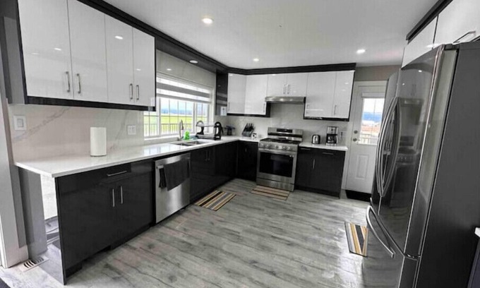 Deroche House | Mahil Estates - 3 BDRMn