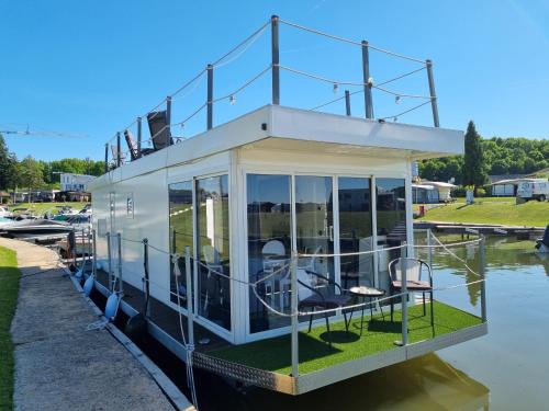 Bischberg Boat Rental | Main Hausboot Lore in der Marina Trosdorf bei Bamberg