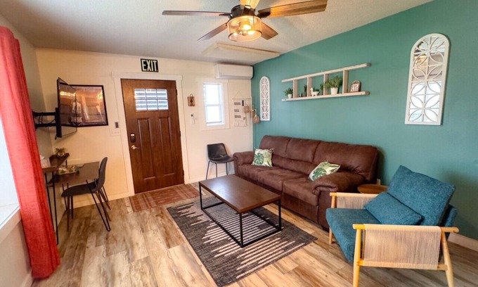 Spearfish Apartment | Main Level - King Beds - Patio - Laundry - Walk to downtown!