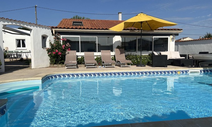 Saint-Georges-d'Oleron House | Maison Avec T1 Indépendant Piscine Chauffée Découvrable Jardin île D'oléron