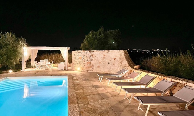 Ostuni House | Maison Avec Piscine à Ostuni Entourée de Vignobles et de Trulli