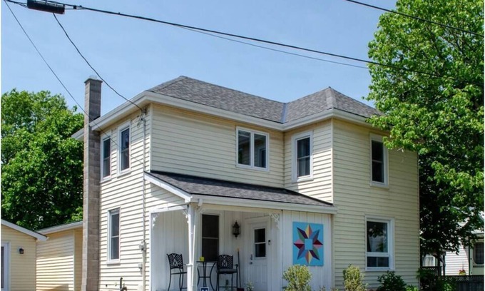 Bloomfield House | Maison Bloomfield - Escape to PEC