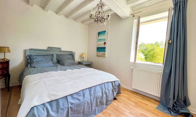 Courtonne-la-Meurdrac House | Maison Charmante Avec Jacuzzi et Cours D'eau