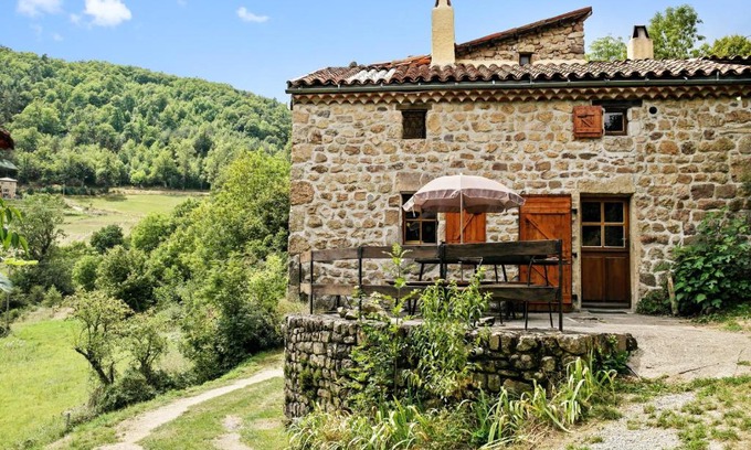 Saint-Basile House | Maison charmante à Saint-Basile avec jardin et cheminée
