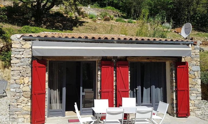 Saint-Julien-de-la-Nef House | Maison confortable avec piscine à Saint-Julien-de-la-Nef