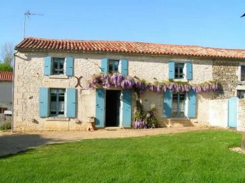 Benet House | Maison de charme avec WiFi au cœur du Marais Poitevin, jardin clos, barque et vélos, 4 chambres - FR-1-426-146