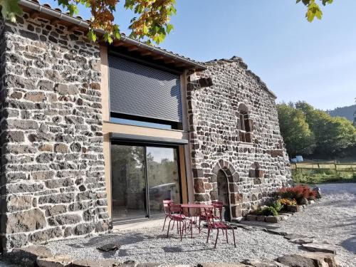 Arsac-en-Velay House | Maison de vacances rénovée, entre nature et ville, proche du Puy-en-Velay - FR-1-582-321