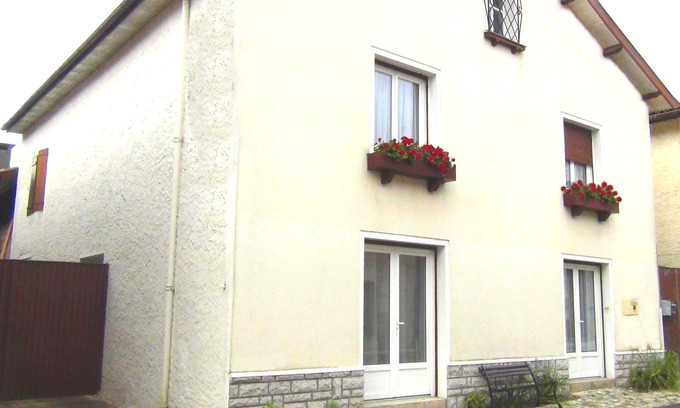 Donzacq House | Maison ds Village typical Sud-Ouest: Well-being, Relaxation Leisure for 2 to 8 pers.