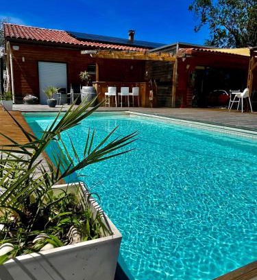 Lavelanet Ski Chalet | Maison en bois , plein pieds,piscine privative