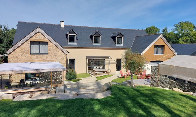Saint-Lunaire House | Maison Familiale à 1,4 km de la Plage de Saint Lunaire