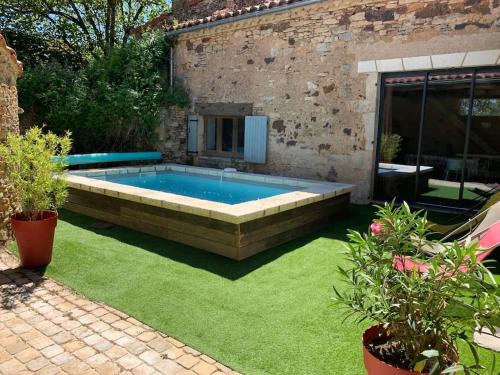 Blanquefort-sur-Briolance House | maison avec piscine