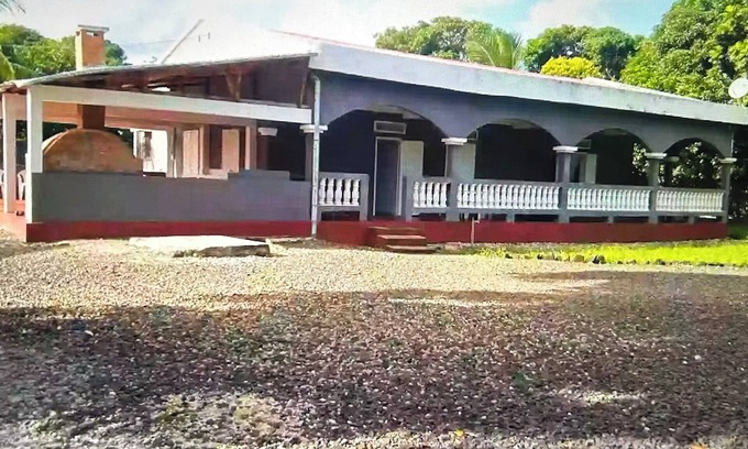 Nosy Boraha House | Maison Meublé au Coin du Paradis