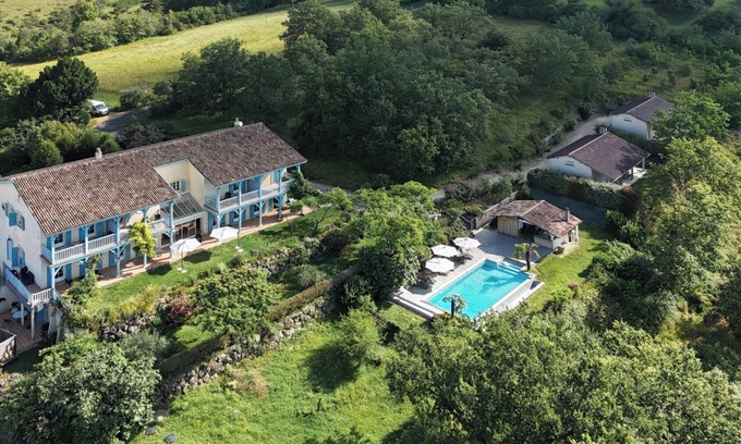 La Fagette Bed & Breakfast | Maison Oléa - Chambre D'hôtes "fleur de Lin" Avec vue sur la Vallée de la Vézère