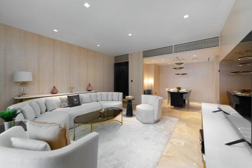 Palm Jumeirah Apartment | Maison Privee - Glamourous Apt with Sea Views at FIVE Palm