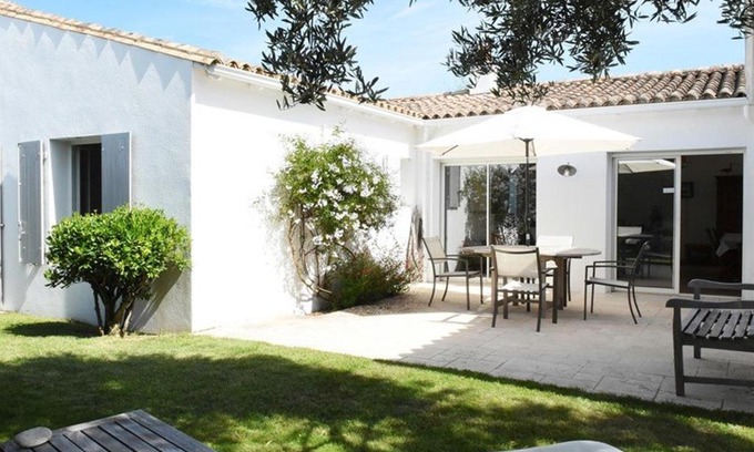 Les Portes-en-Re House | Maison spacieuse avec jardin, cheminée, internet et lits faits à l'arrivée - Les Portes-en-Ré - FR-1-434-10