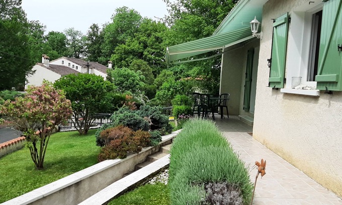 Linars House | Maison sur Terrain Arboré, à 10 min à Pied des Bords de Charente !