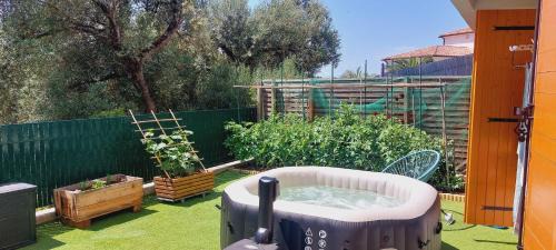 Bastelicaccia House | Maison t3 duplex avec jacuzzi