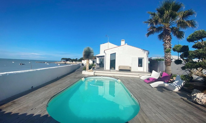 Angoulins House | Maison vue mer piscine chauffée sud La Rochelle 6 pers 3 ch 4 lits accès mer