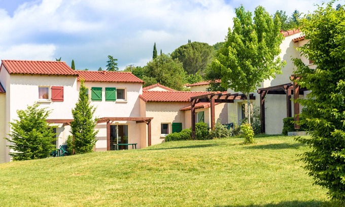 Cajarc House | Maisonnette 2 Pièces en Duplex ou PMR Dans Résidence Avec Piscine à Cajarc