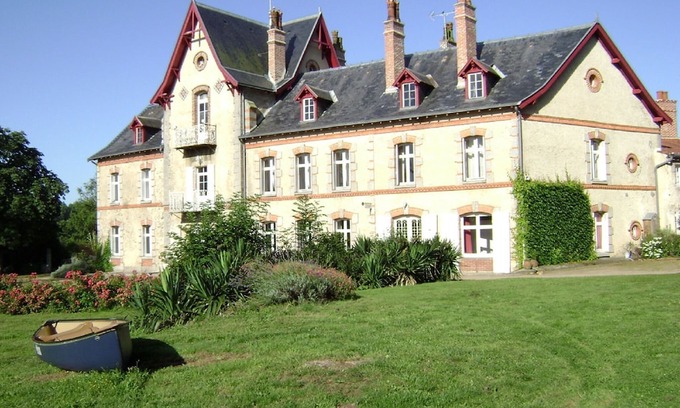 Clesse House | Majestic Holiday Home in Clesse with Garden