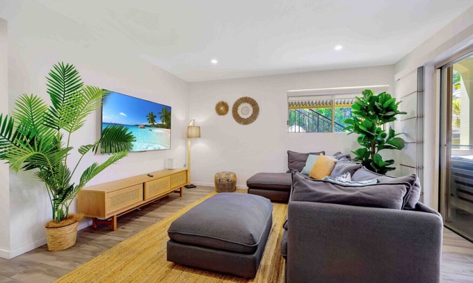 Mount Coolum Apartment | Makai - Hawaiian for `toward the ocean`
