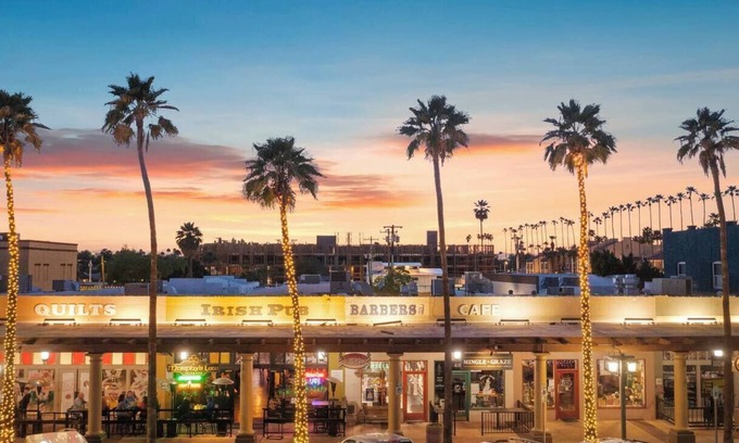 Silk Stocking Neighborhood House | Makai-Sparkling Heated Pool-Downtown Chandler