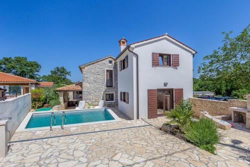 Peresiji House | Mala Hiza