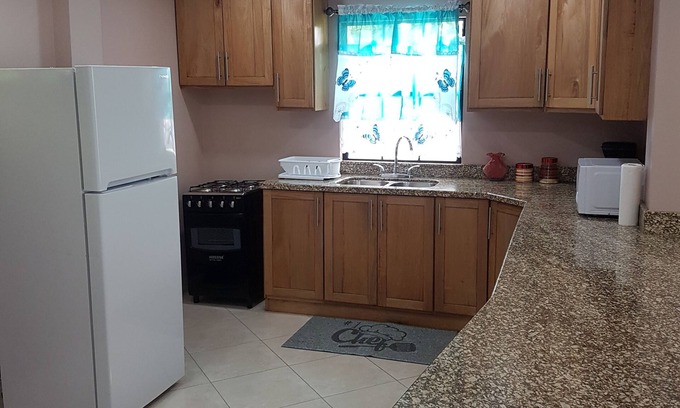 Charlotte Apartment | Malay Getaway and taxi service