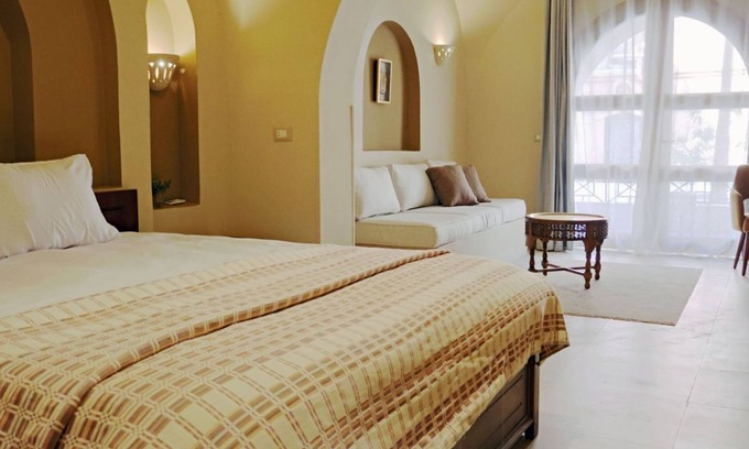 Luxor House | Malkata House - Luxe Desert ground floor Suite: Pool & Dine