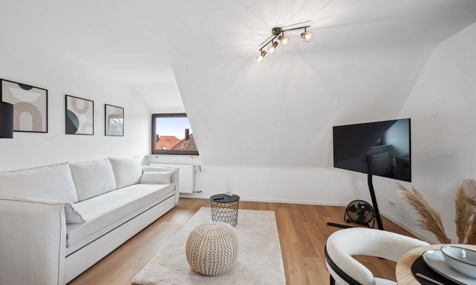 West Apartment | Malu Rooms - Top location, air conditioning, Netflix, 24h check-in