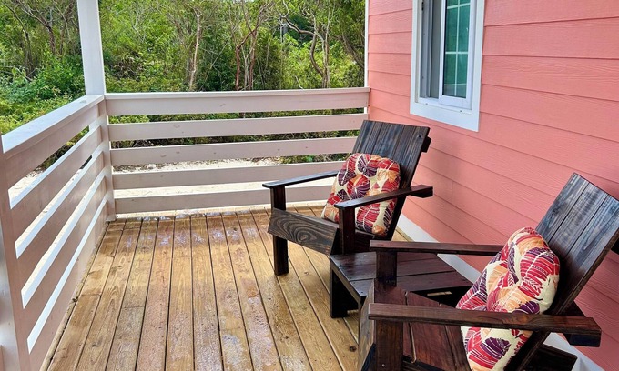 Rainbow Bay Cottage | Mama Lou's Hide-A-Way