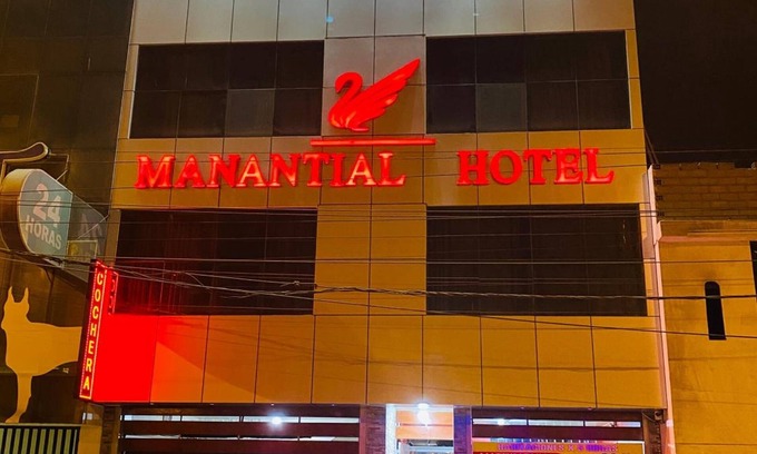 Puente Piedra Hotel | Manantial Hotel No.003