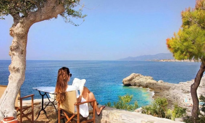 Lefktron Apartment | Mani Two-Bedroom Apartment with Sea View