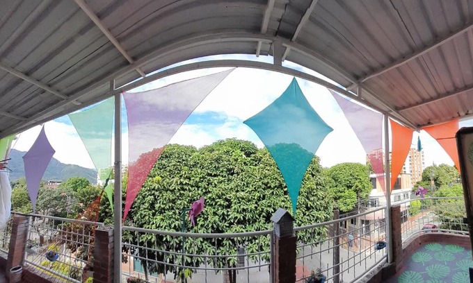 Ibague House | MANOA "Lugar de descanso" HABITACION CON VISTA A LA CIUDAD, FRESCO Y VENTILADO