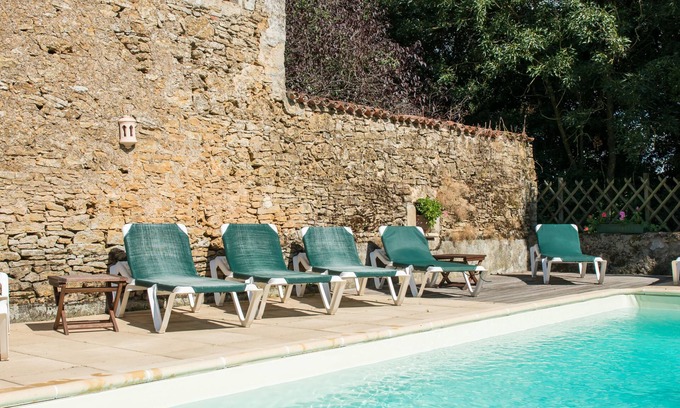 Chantonnay House | Manoir de Ponsay