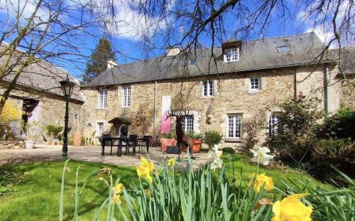 Taupont House | Manoir Desnachez