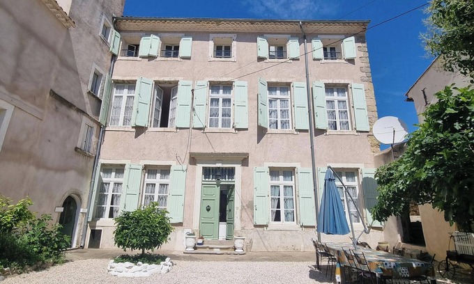 Capestang Villa | Manoir with pool in the heart of Capestang town (on the Canal du Midi)